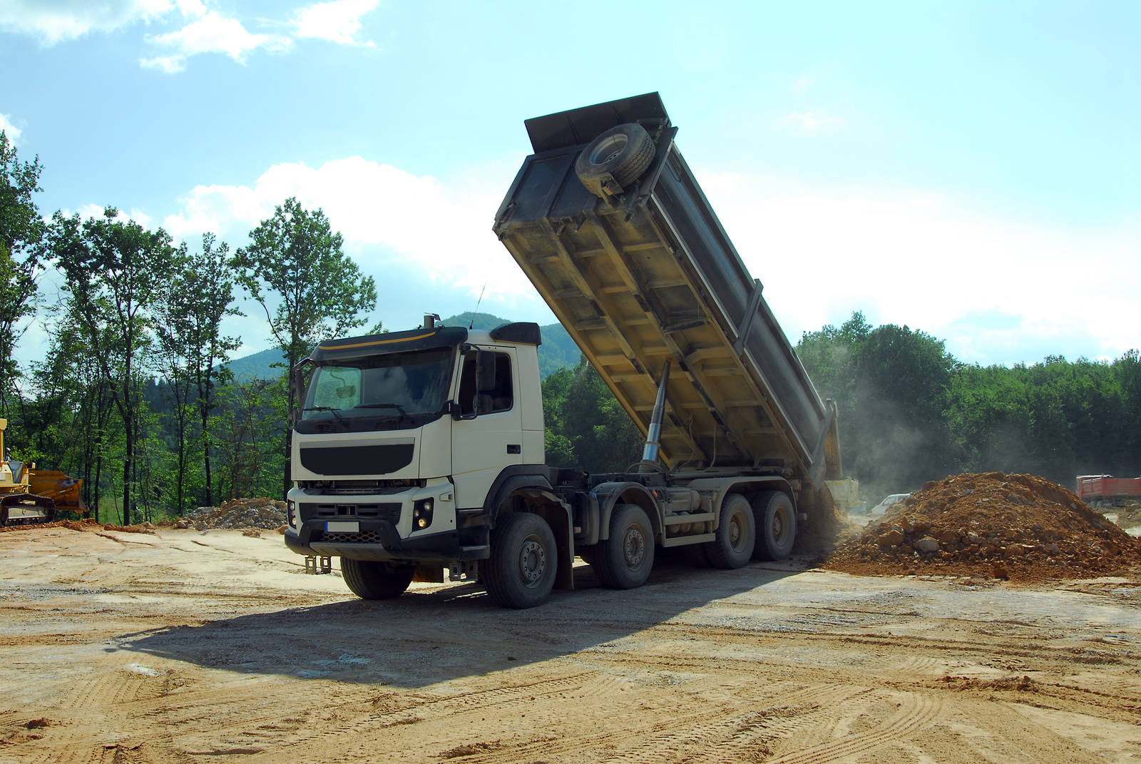 Dump Truck Hydraulic Repair & Maintenance | JTS Forklift Service