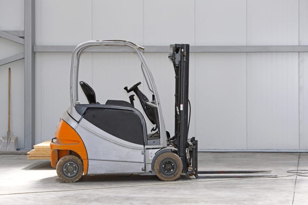 Forklift Services Near Me: Mobile vs In-House | JTS Forklift Service