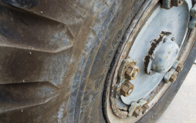 Common Forklift Tire Problems in Arizona Warehouses